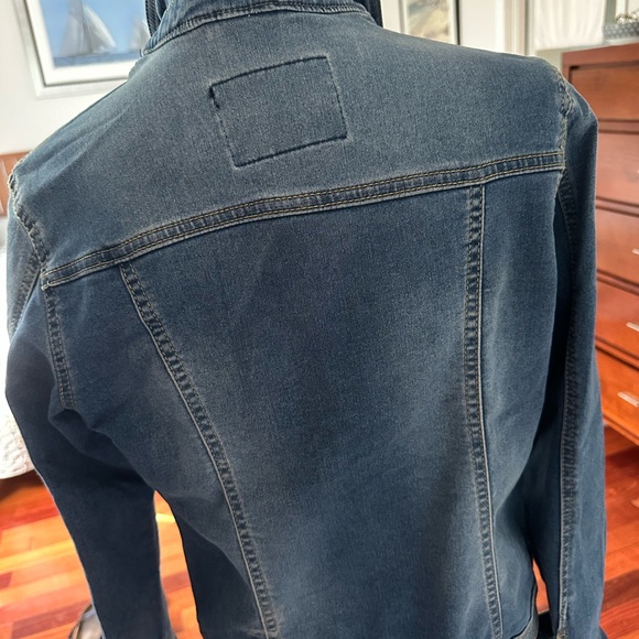 Traditional denim jacket. Size M. - Picture 3 of 5